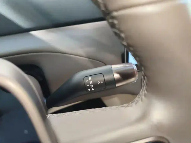 Li Auto MEGA — Фото автомобиля 13