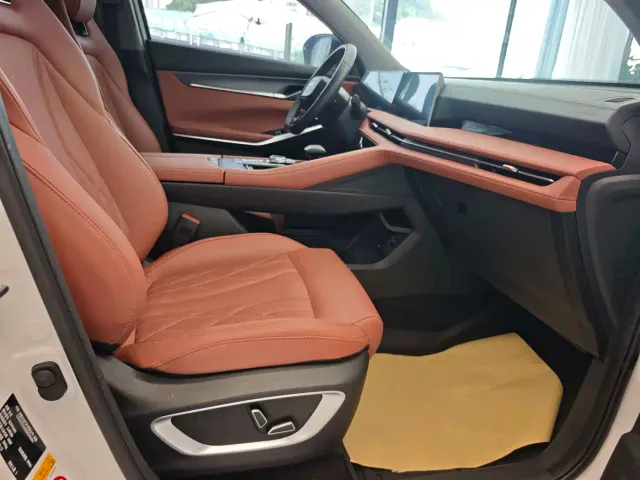 Changan CS75 Plus — Фото автомобиля 8