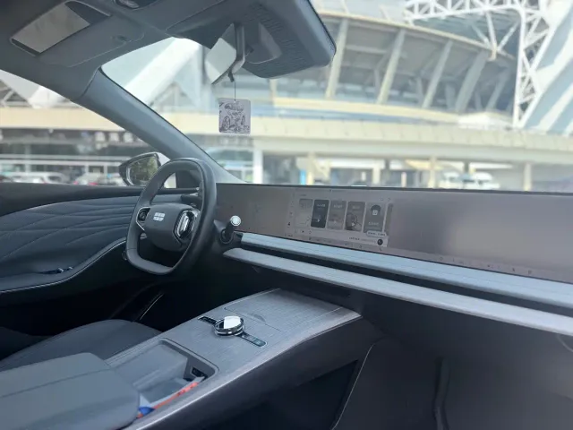 Geely Galaxy E8 — Фото автомобиля 14