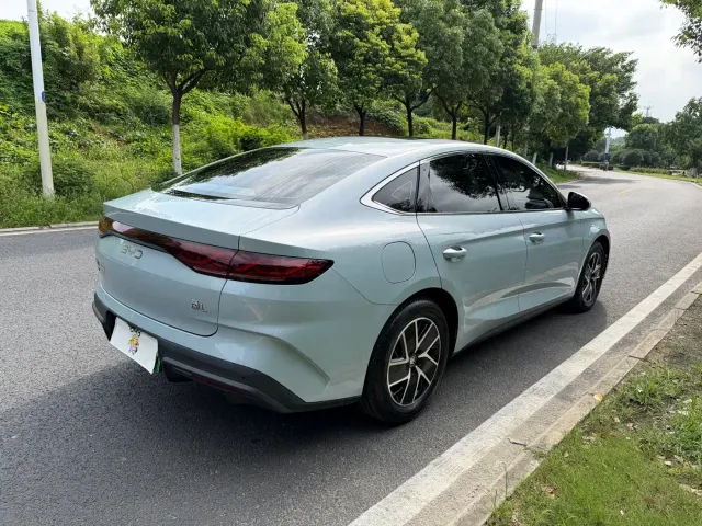 BYD Qin L — Фото автомобиля 14