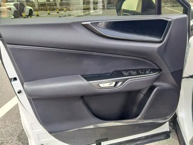Lexus NX — Фото автомобиля 5