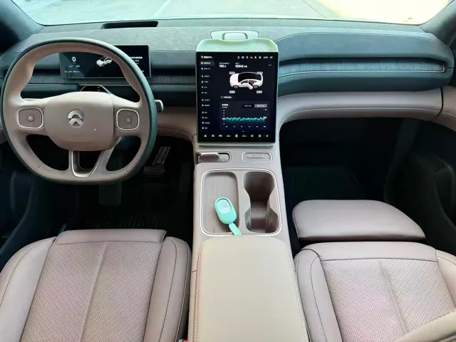 Nio EC6 — Фото автомобиля 8