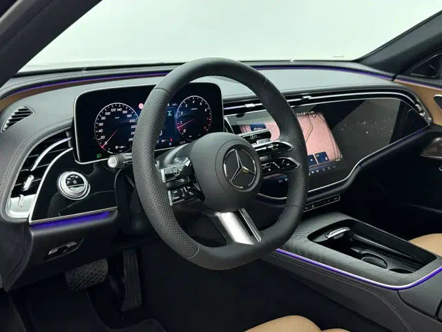 Mercedes-Benz E-Class — Фото автомобиля 10
