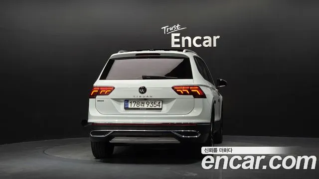 Volkswagen Tiguan — Фото автомобиля 4