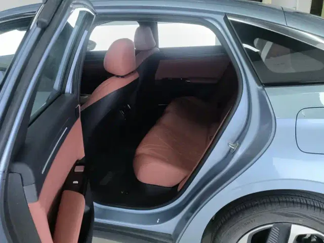 Geely Galaxy L6 — Фото автомобиля 11