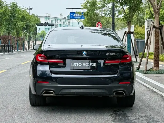 BMW 5 Series — Фото автомобиля 4