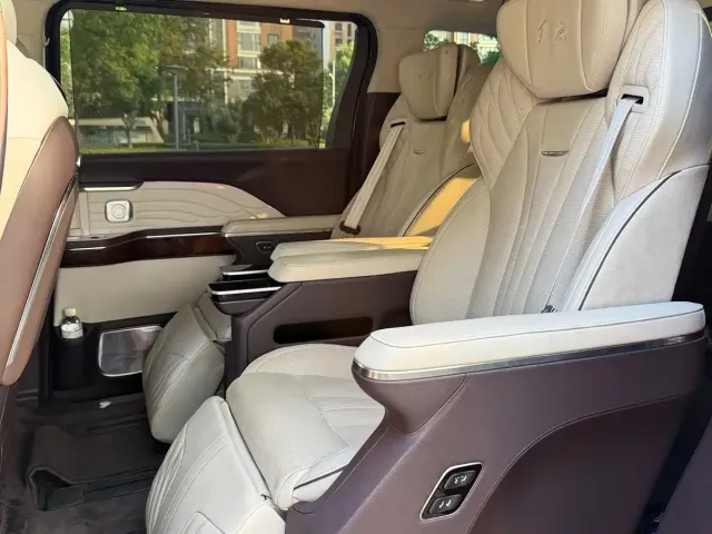 Hongqi HQ9 — Фото автомобиля 8