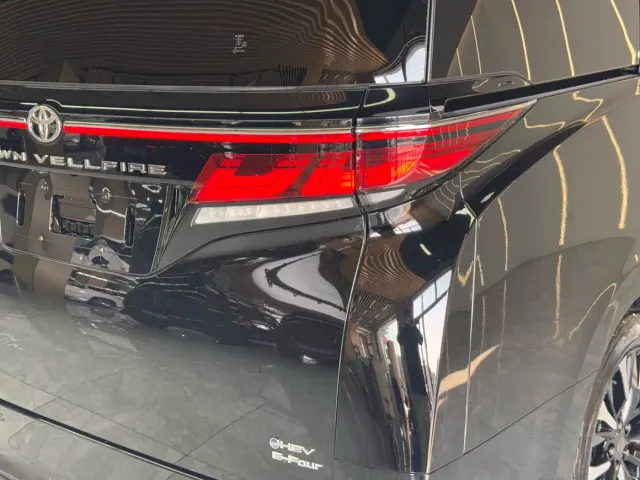 Toyota Vellfire — Фото автомобиля 10