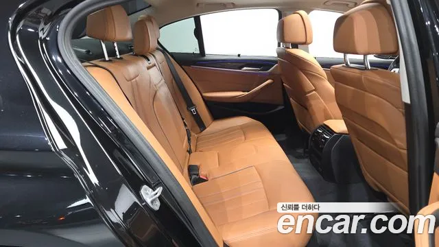 BMW 5 Series G30 — Фото автомобиля 18