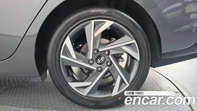 Hyundai Avante CN7 — Фото автомобиля 21
