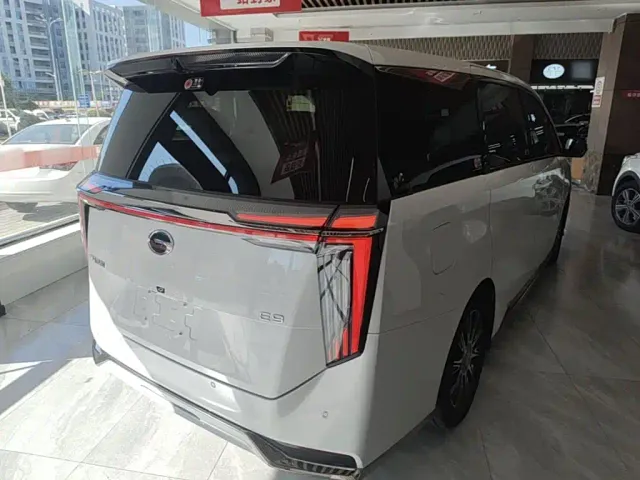 GAC Trumpchi E9 — Фото автомобиля 6
