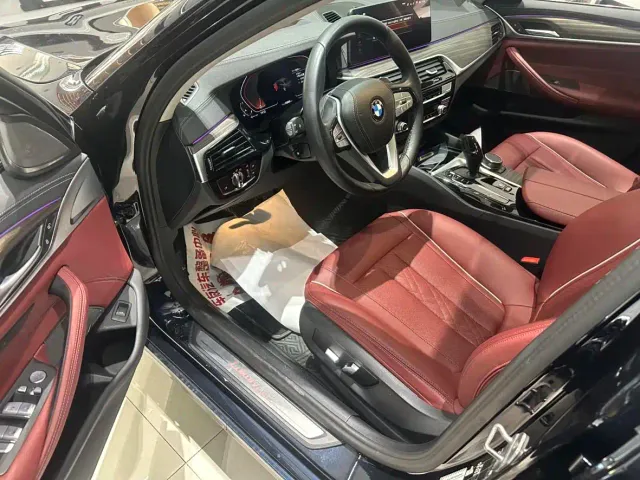 BMW 5 Series — Фото автомобиля 9