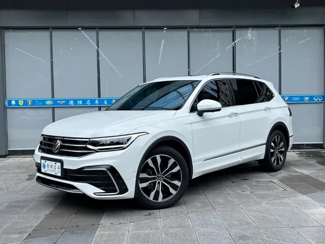 Volkswagen Tiguan L — Фото автомобиля 2