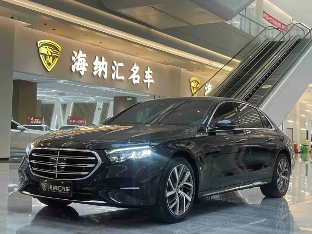 Фотография автомобиля — Mercedes-Benz E-Class