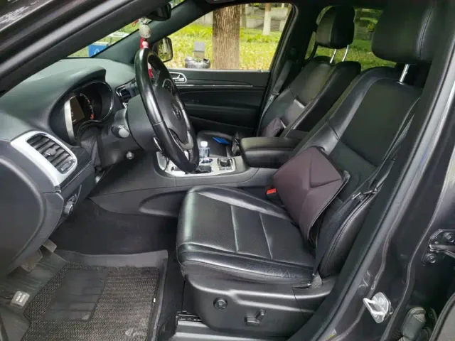 Jeep Grand Cherokee — Фото автомобиля 7