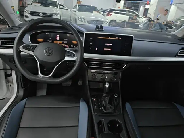 Volkswagen Lavida — Фото автомобиля 9
