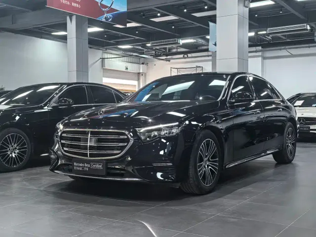 Фотография автомобиля — Mercedes-Benz E-Class