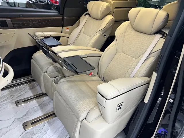 Toyota Alphard — Фото автомобиля 12