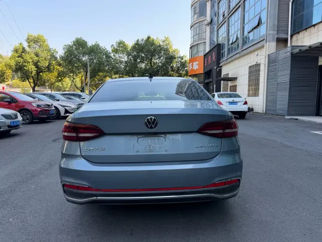 Volkswagen Lavida — Фото автомобиля 4