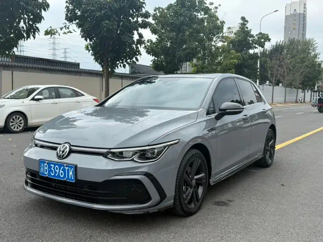 Фотография автомобиля — Volkswagen Golf