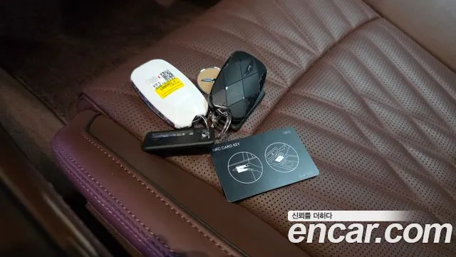 Genesis G90 Бензин 3.5 турбо AWD — Фото автомобиля 30