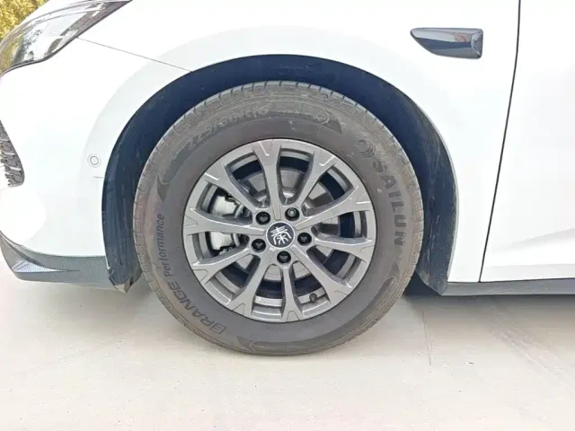 BYD Qin L — Фото автомобиля 22