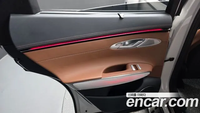 Genesis GV70 — Фото автомобиля 14