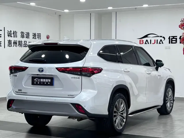 Toyota Highlander — Фото автомобиля 5