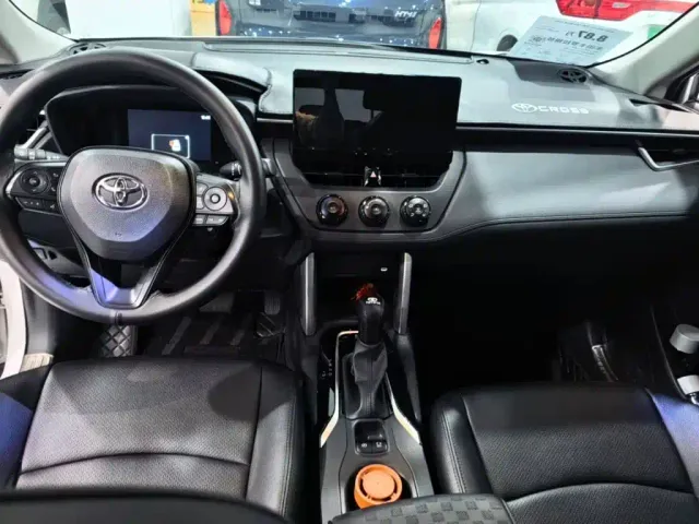 Toyota Corolla Cross — Фото автомобиля 11