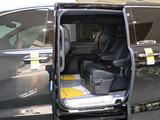 Toyota Sienna — Фото автомобиля 15