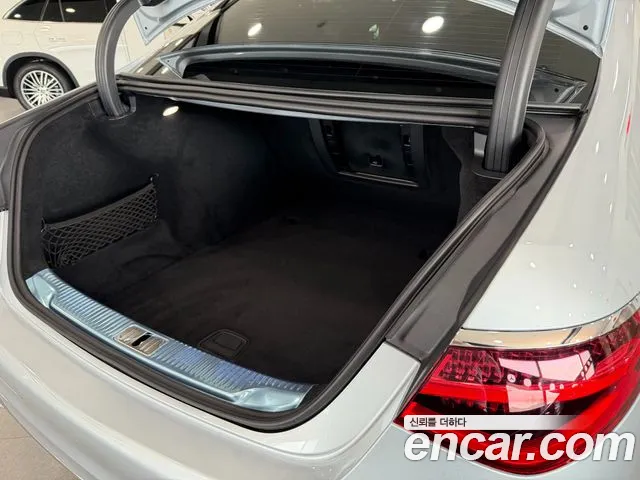 Mercedes-Benz S-Class — Фото автомобиля 10