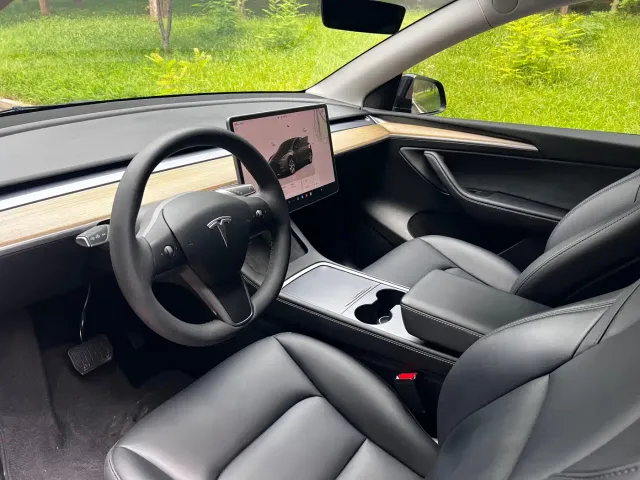 Tesla Model Y — Фото автомобиля 6