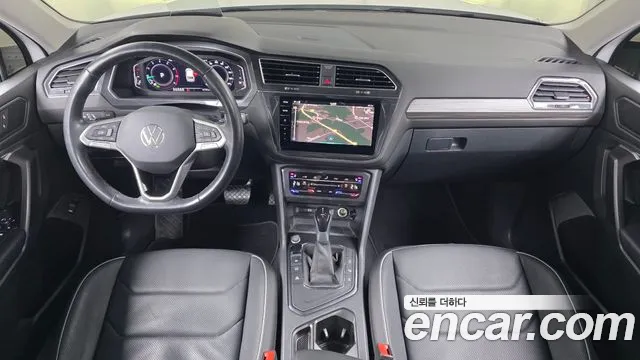 Volkswagen Tiguan — Фото автомобиля 10