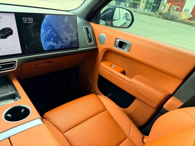 Li Auto L8 — Фото автомобиля 17
