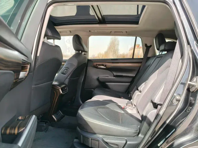 Toyota Highlander — Фото автомобиля 5