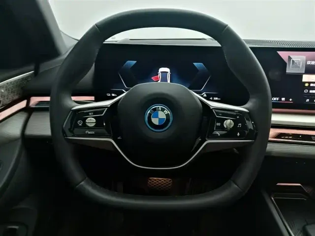 BMW i5 — Фото автомобиля 14