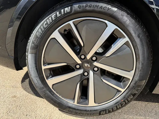 Li Auto L7 — Фото автомобиля 18