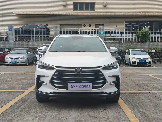 BYD Tang — Фото автомобиля 6