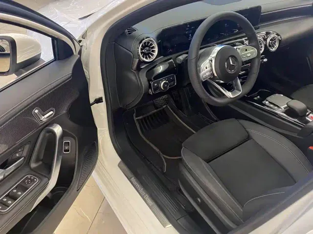 Mercedes-Benz A-Class — Фото автомобиля 12