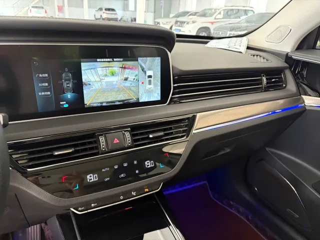 Hongqi HS5 — Фото автомобиля 15