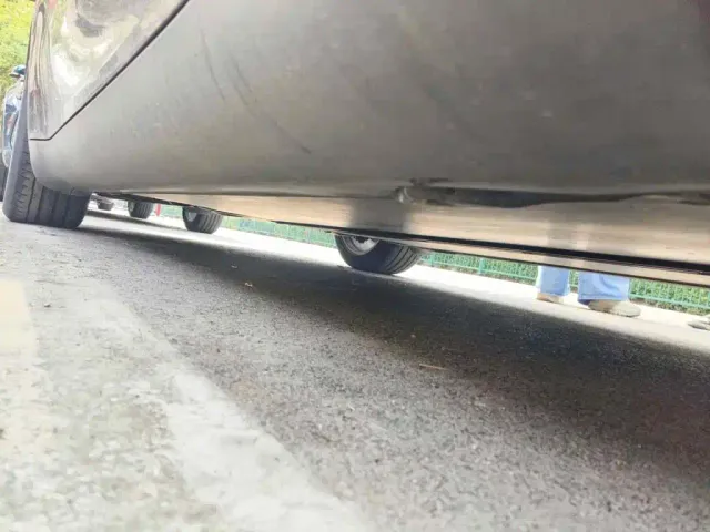 Tesla Model Y — Фото автомобиля 9