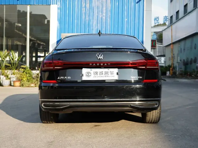 Volkswagen Passat — Фото автомобиля 8