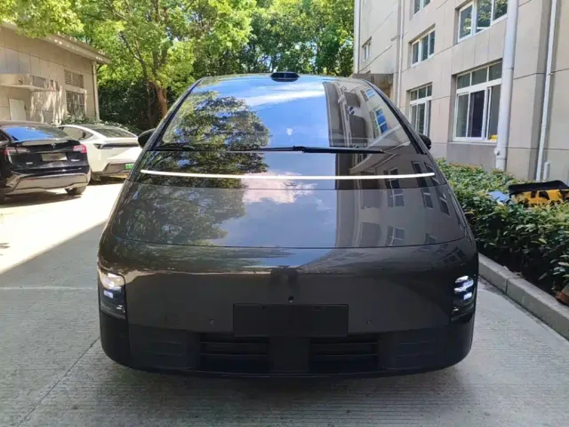 Li Auto MEGA — Фото автомобиля 2