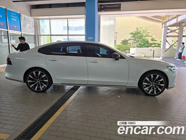 Volvo S90 — Фото автомобиля 5