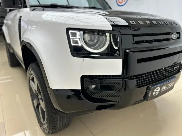 Land Rover Defender — Фото автомобиля 21