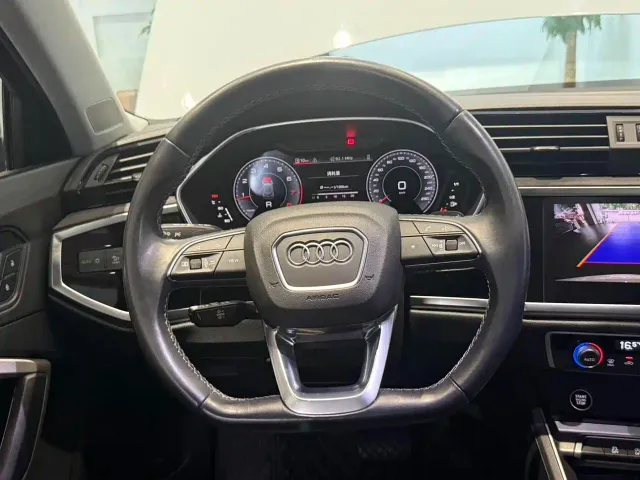 Audi Q3 — Фото автомобиля 12
