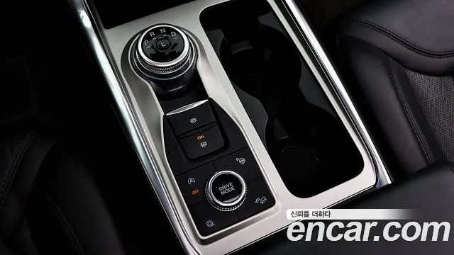 Ford Explorer — Фото автомобиля 16