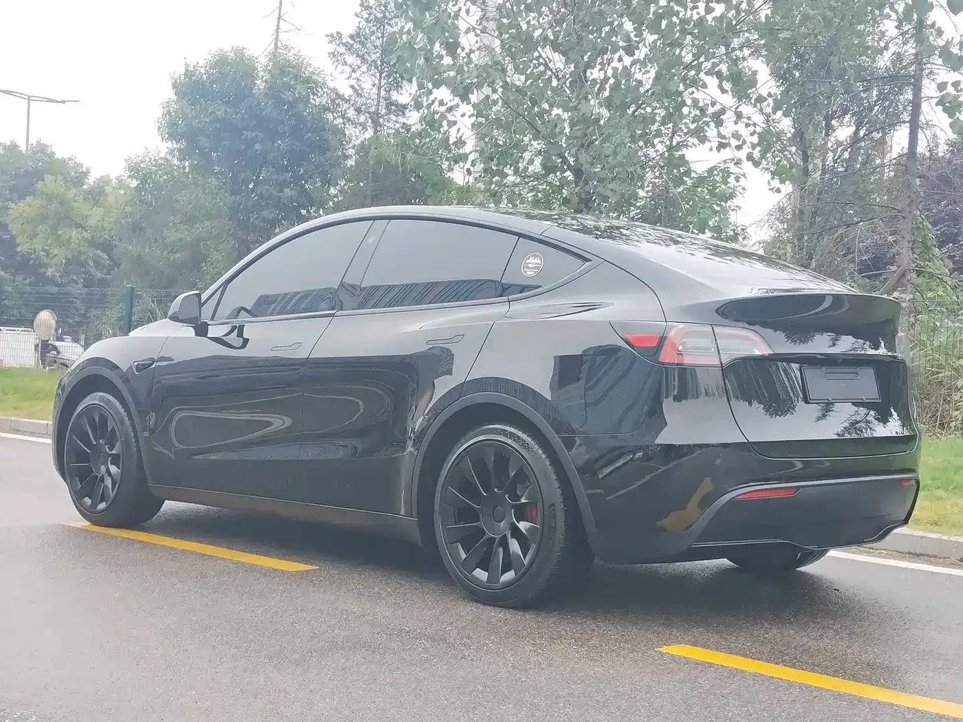 Tesla Model Y 2022 Facelift Rear-Wheel Drive Version — Фото автомобиля 13