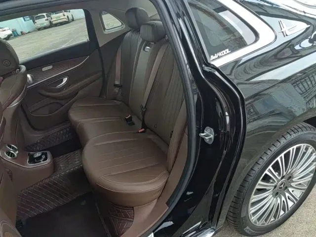 Mercedes-Benz E-Class — Фото автомобиля 16