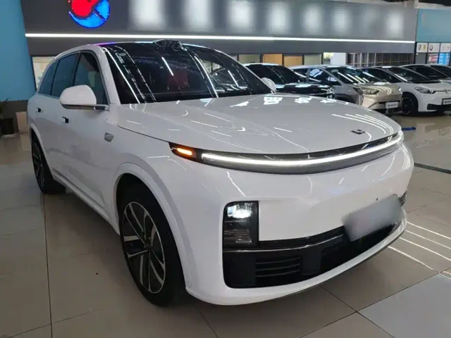 Li Auto L7 — Фото автомобиля 3